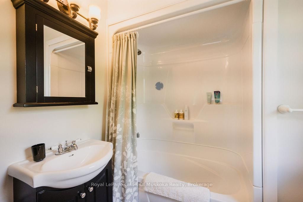 Detached House for sale at 12 Murray Street, Sundridge, Ontario, P0A 1Z0 - Sundridge - MLS: X12633500