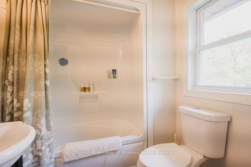 Detached House for sale at 12 Murray Street, Sundridge, Ontario, P0A 1Z0 - Sundridge - MLS: X12633500