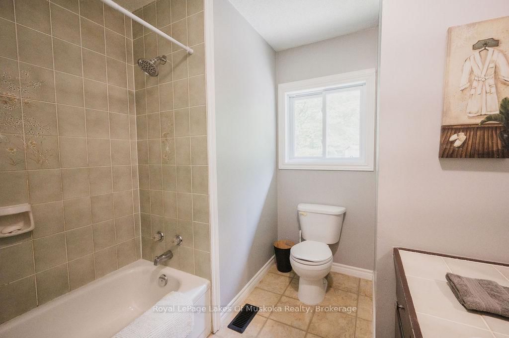 Detached House for sale at 12 Murray Street, Sundridge, Ontario, P0A 1Z0 - Sundridge - MLS: X12633500