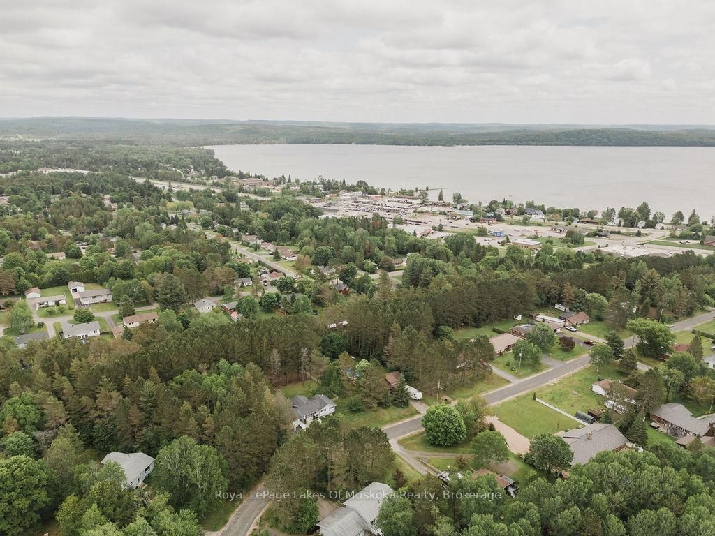 Detached House for sale at 12 Murray Street, Sundridge, Ontario, P0A 1Z0 - Sundridge - MLS: X12633500