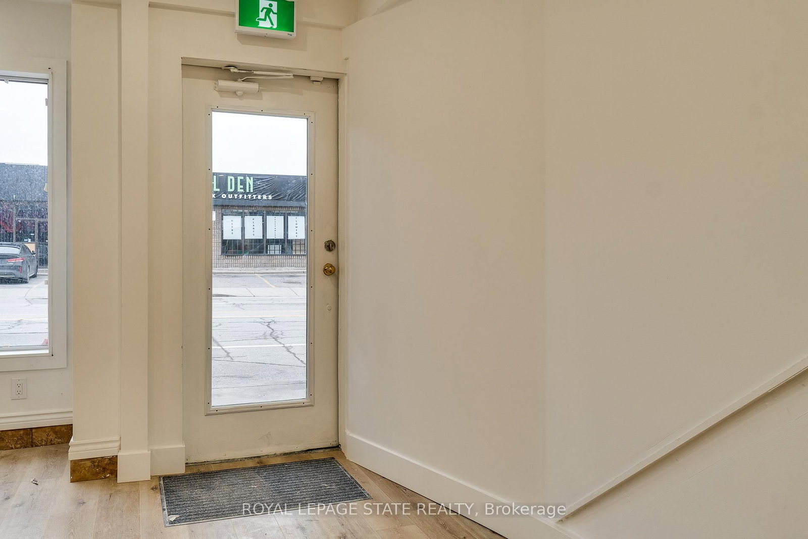 18 Barton Street E - Photo 10