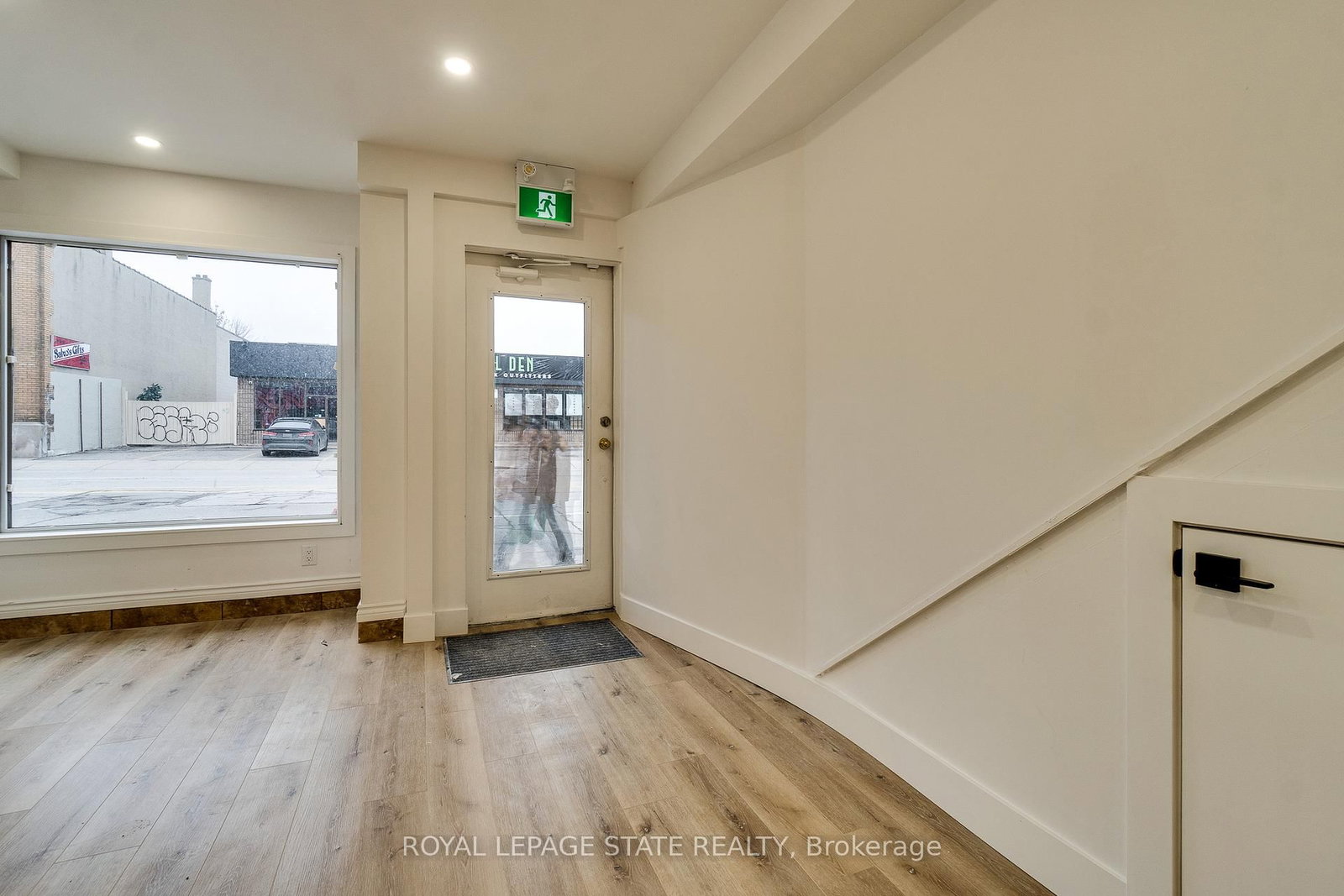 18 Barton Street E - Photo 11