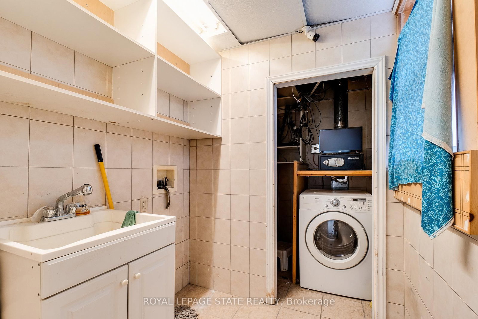 18 Barton Street E - Photo 13