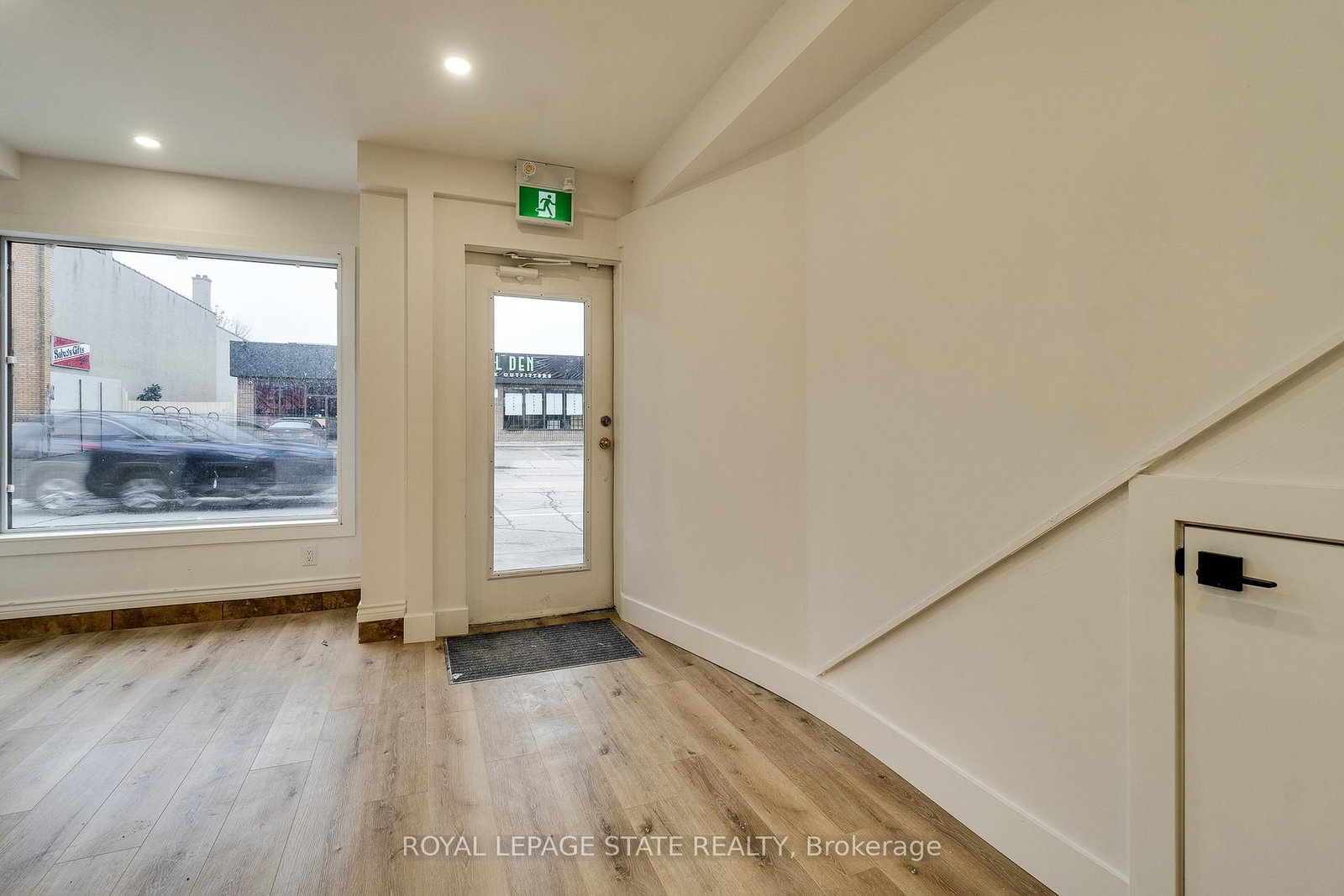 18 Barton Street E - Photo 14