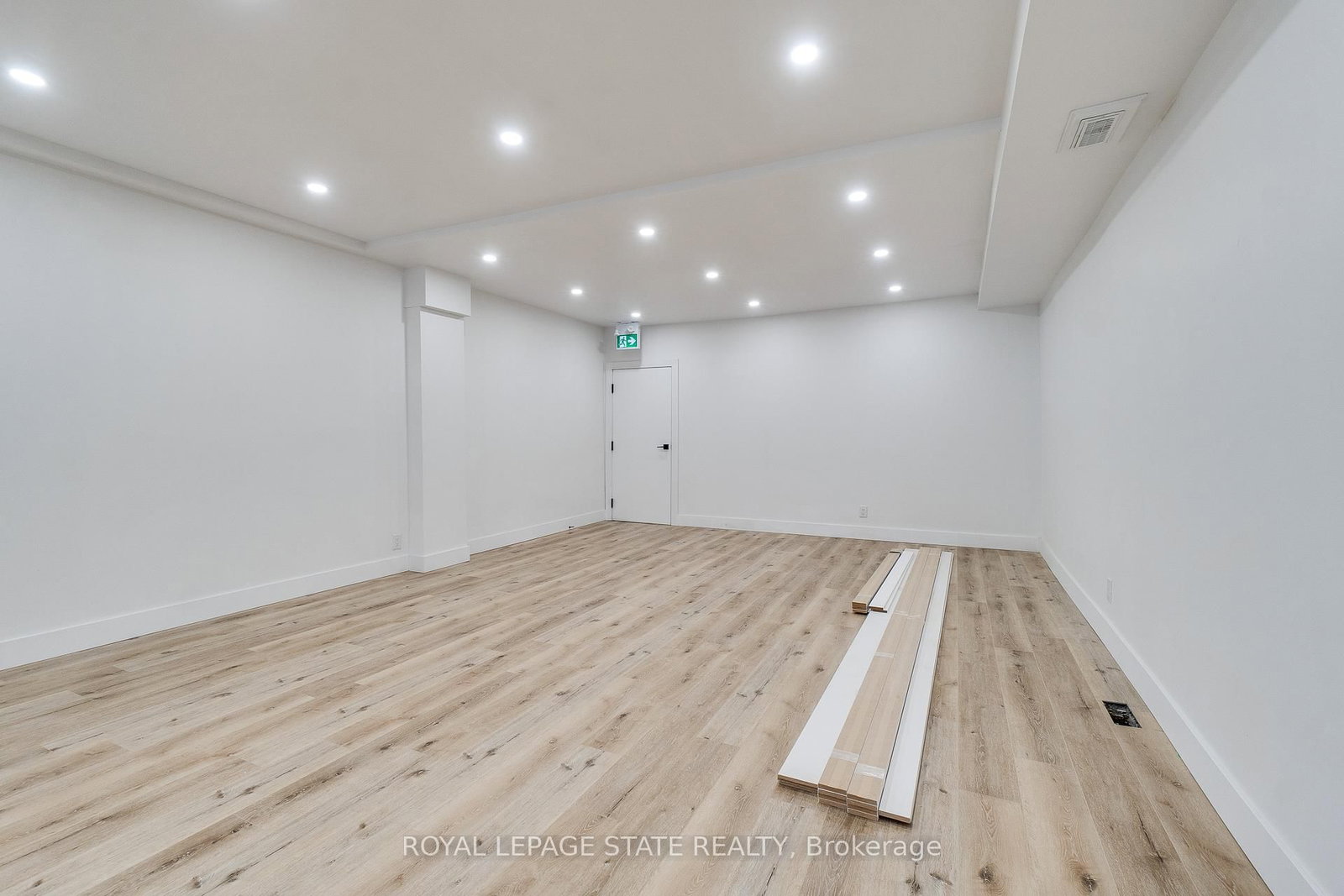 18 Barton Street E - Photo 20