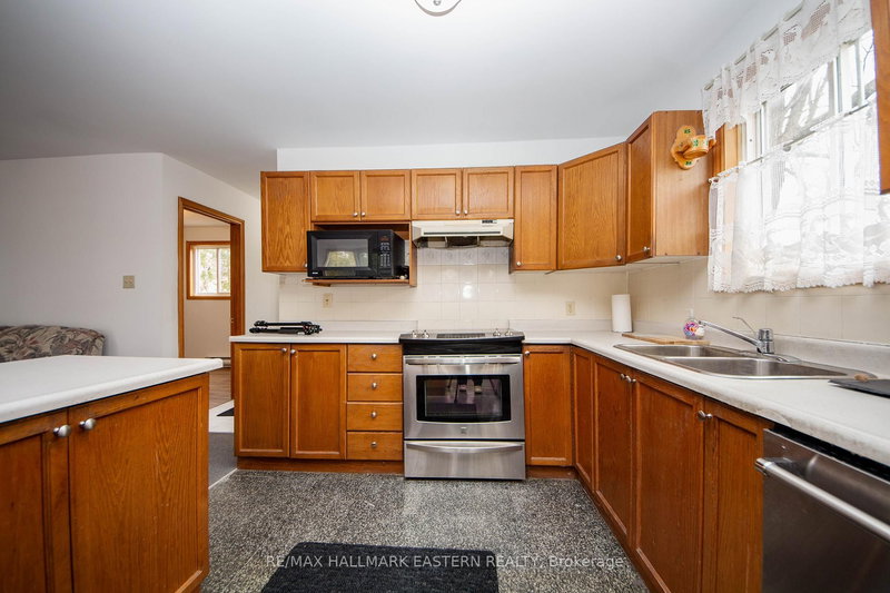 1682 Poplar Point Rd S, Selwyn, K9J 6X5 | Image 3