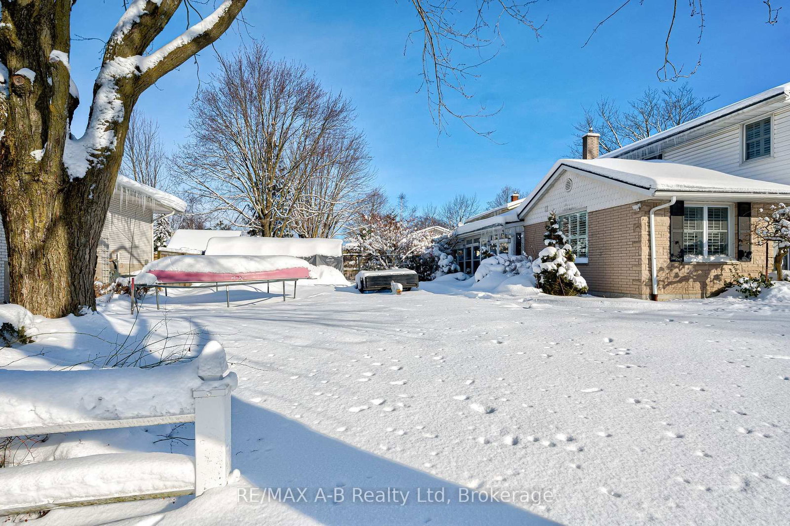 Listing Image 44
