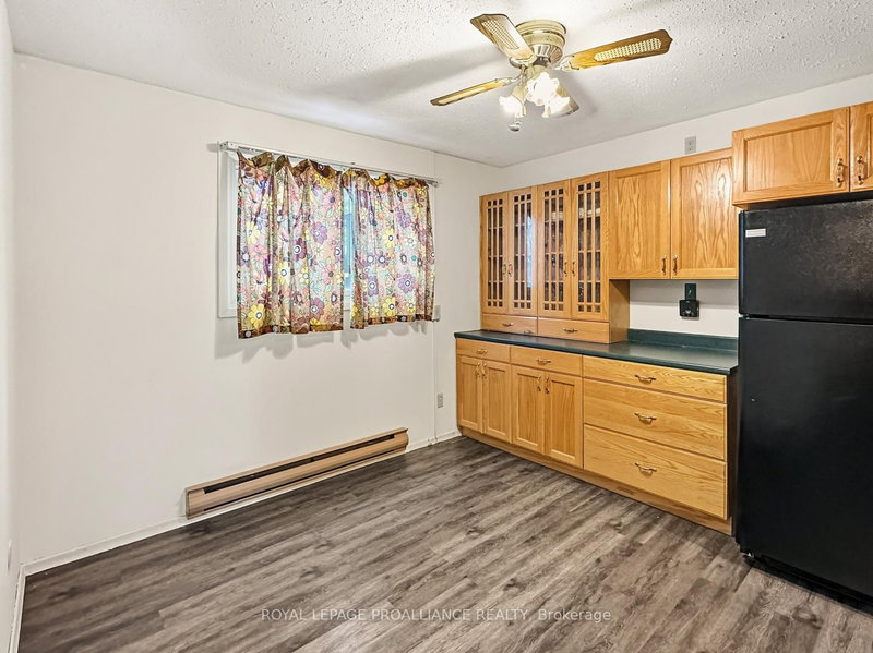 7 - 7 Tiffany Pl, Quinte West, K8V 6A3 | Image 3