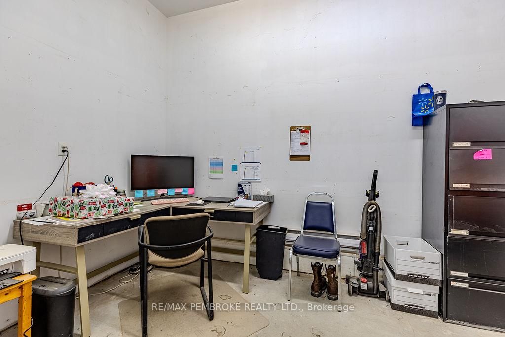 1366 Pembroke Street E - Photo 10