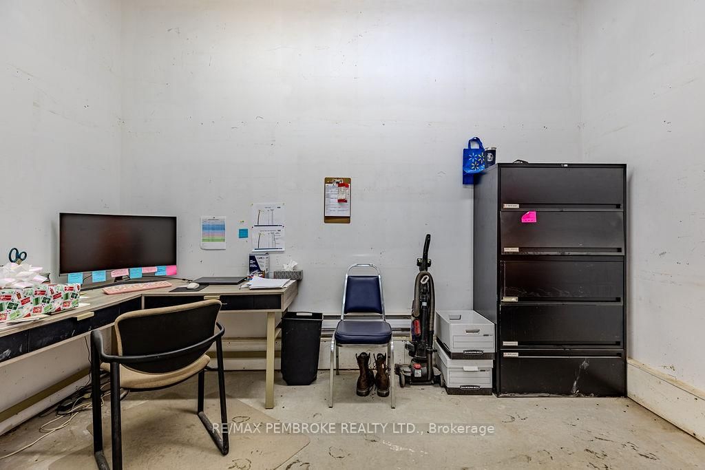 1366 Pembroke Street E - Photo 12