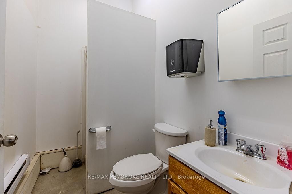 1366 Pembroke Street E - Photo 13