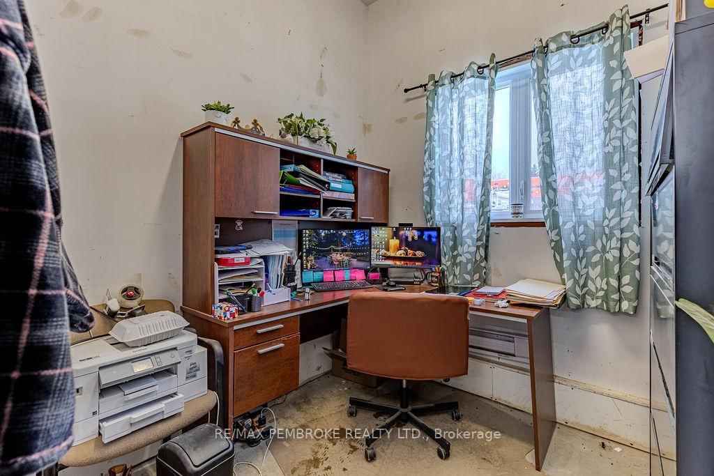 1366 Pembroke Street E - Photo 14