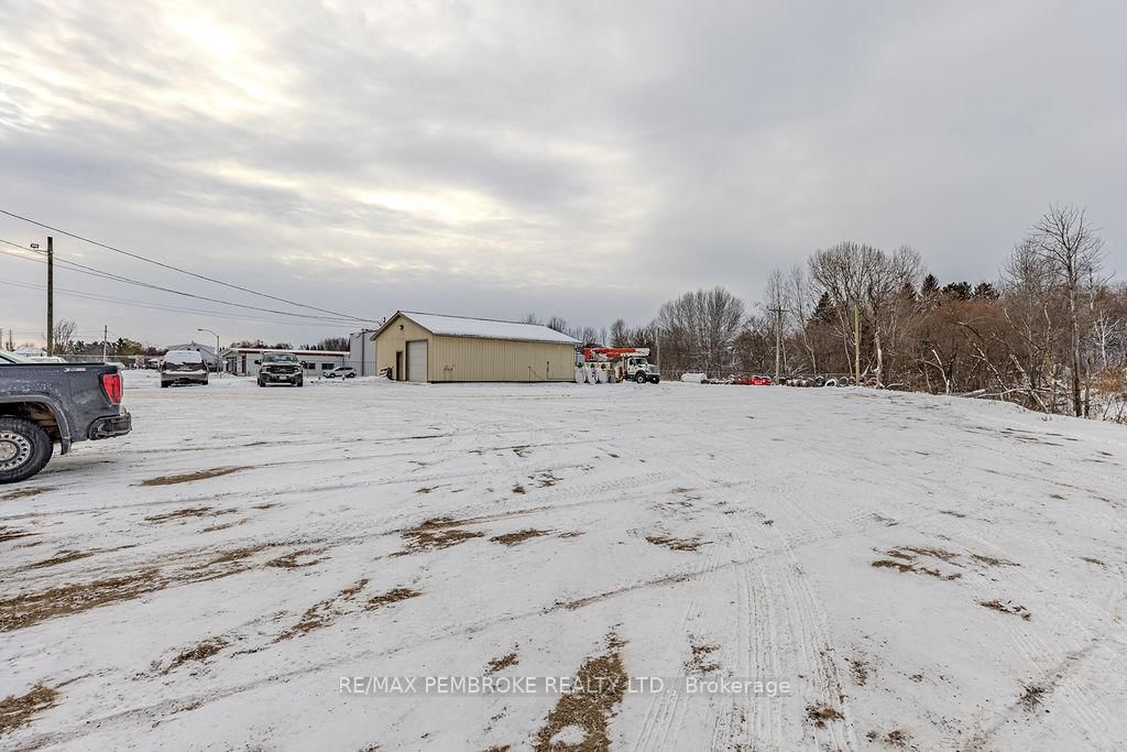 1366 Pembroke Street E - Photo 19