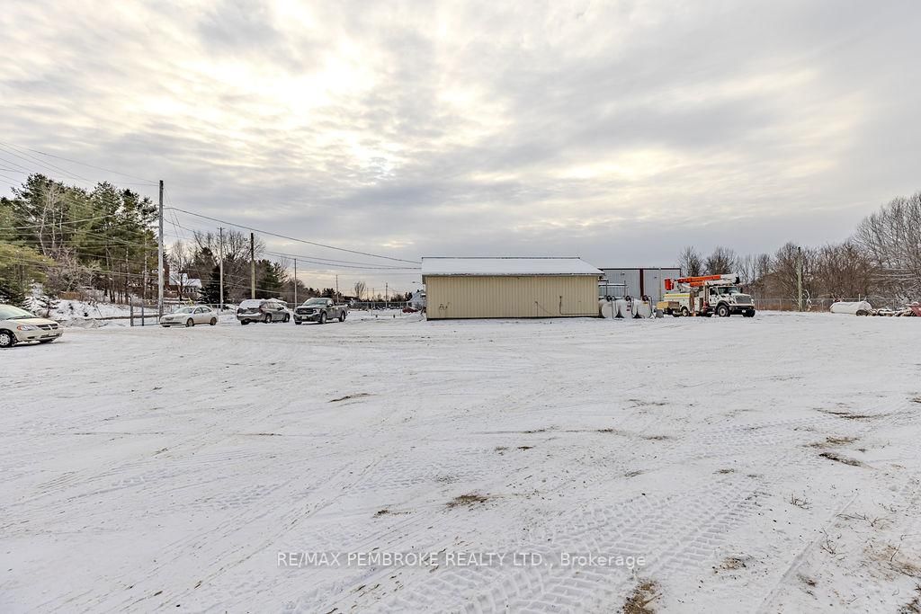 1366 Pembroke Street E - Photo 20