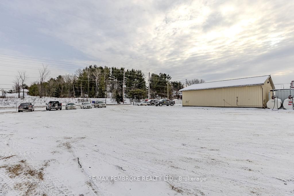 1366 Pembroke Street E - Photo 21