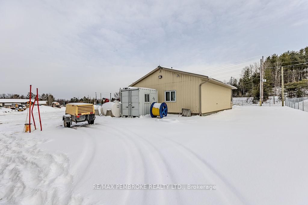 1366 Pembroke Street E - Photo 23
