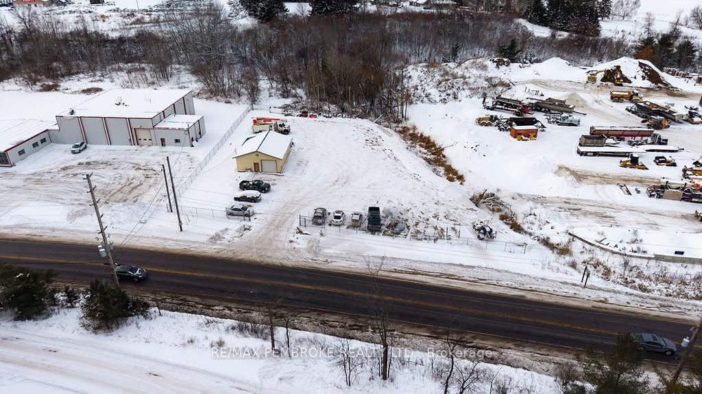 1366 Pembroke Street E - Photo 4