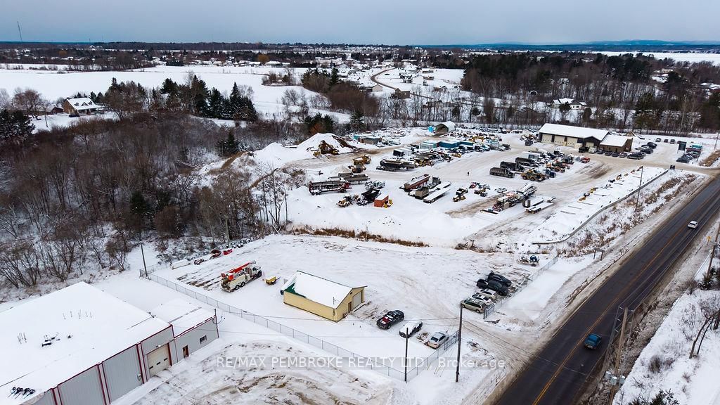 1366 Pembroke Street E - Photo 5