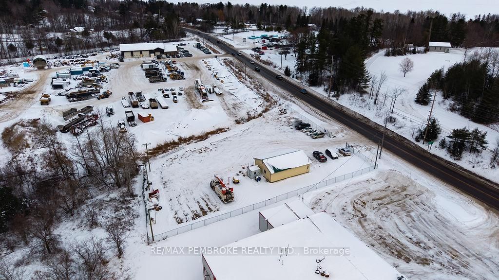 1366 Pembroke Street E - Photo 6