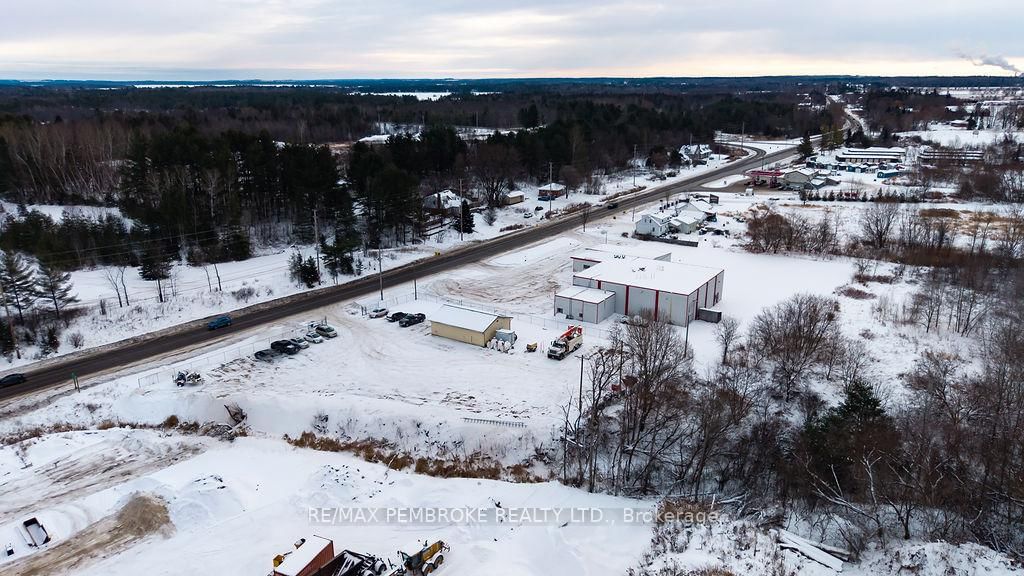 1366 Pembroke Street E - Photo 8