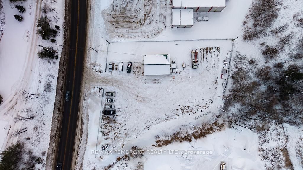 1366 Pembroke Street E - Photo 9