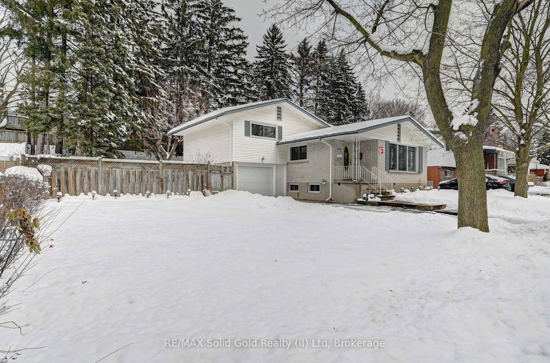 132 Forest Hill Dr, Kitchener, N2M 4G3 | Image 3