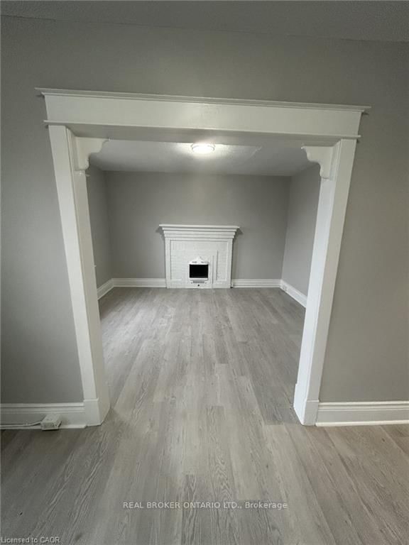 Semi-Detached House for lease at 6-983 Main Street, Hamilton, Ontario, L8M 1N3 - Crown Point - MLS: X12635450