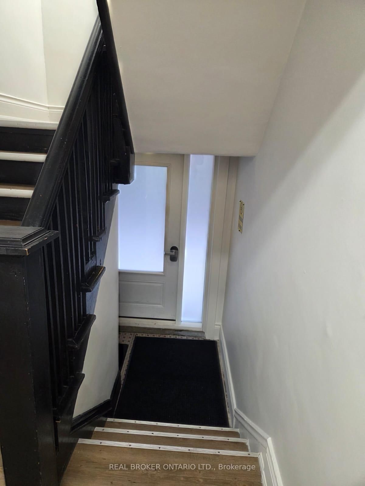 Semi-Detached House for lease at 6-983 Main Street, Hamilton, Ontario, L8M 1N3 - Crown Point - MLS: X12635450