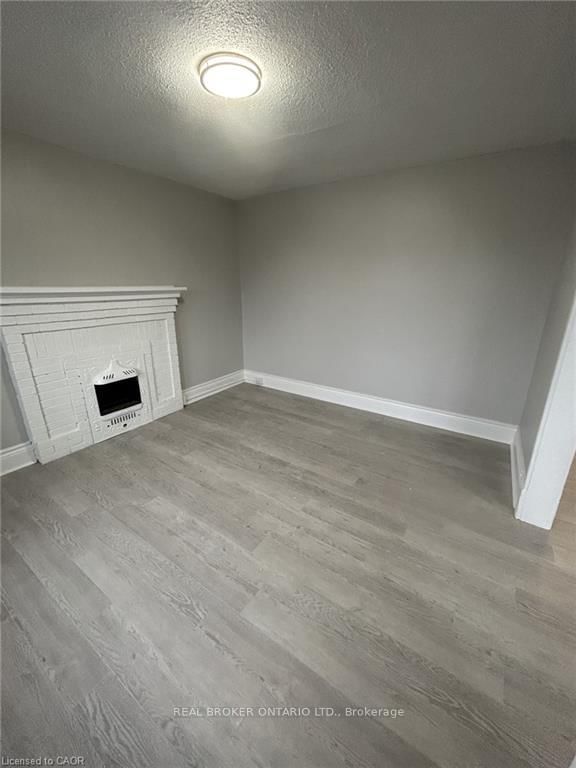 Semi-Detached House for lease at 6-983 Main Street, Hamilton, Ontario, L8M 1N3 - Crown Point - MLS: X12635450