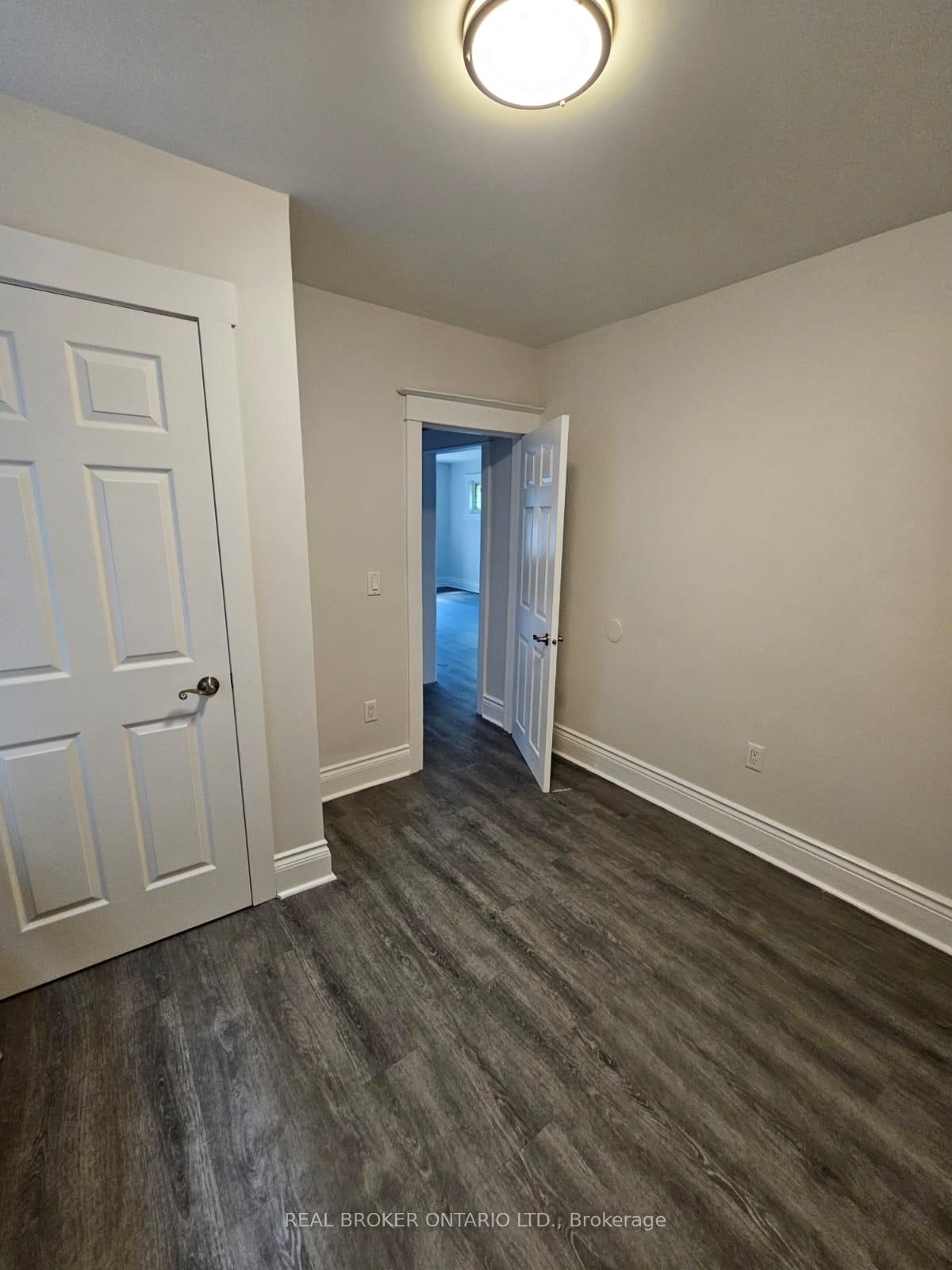 Semi-Detached House for lease at 1-983 Main Street, Hamilton, Ontario, L8M 1N3 - Crown Point - MLS: X12635454