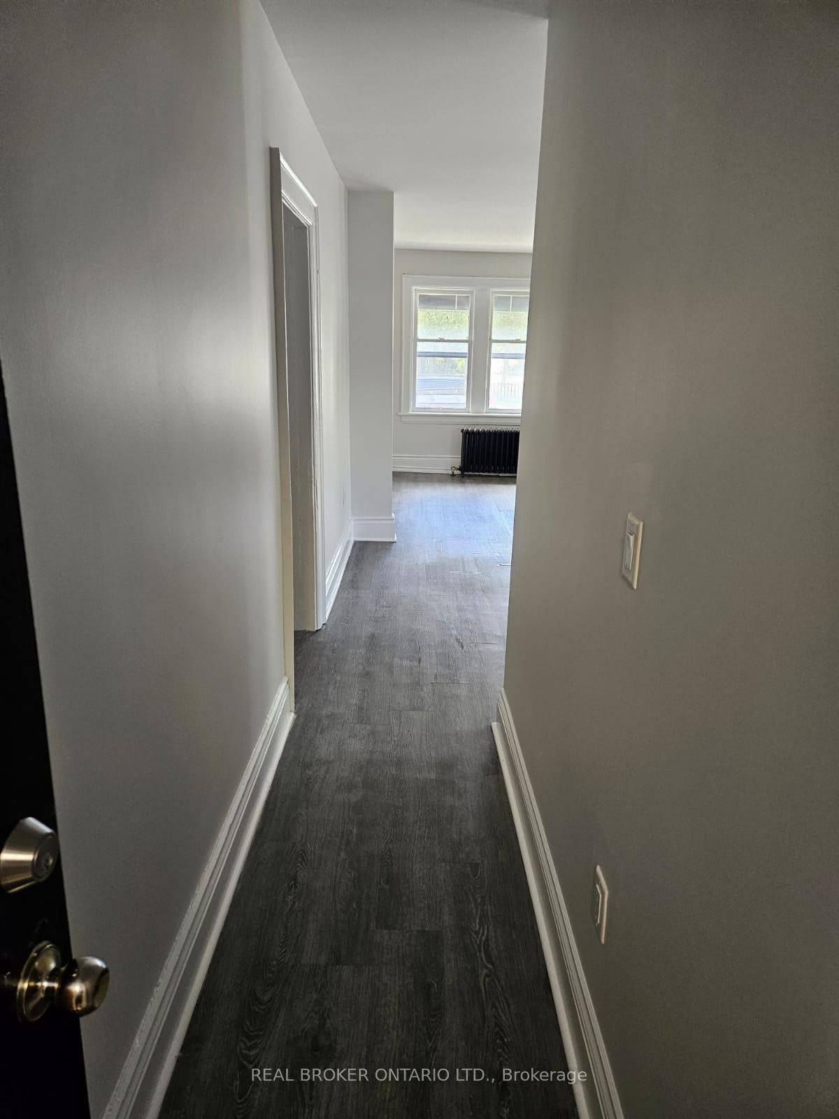 Semi-Detached House for lease at 1-983 Main Street, Hamilton, Ontario, L8M 1N3 - Crown Point - MLS: X12635454