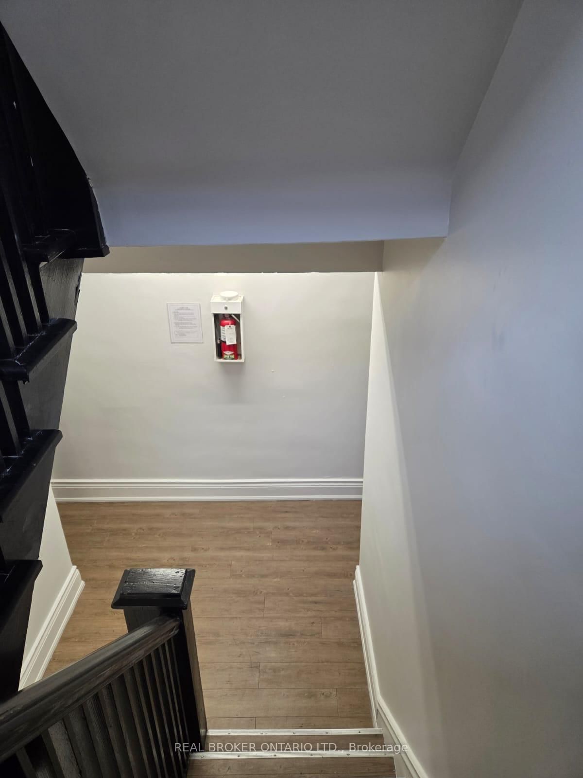 Semi-Detached House for lease at 1-983 Main Street, Hamilton, Ontario, L8M 1N3 - Crown Point - MLS: X12635454