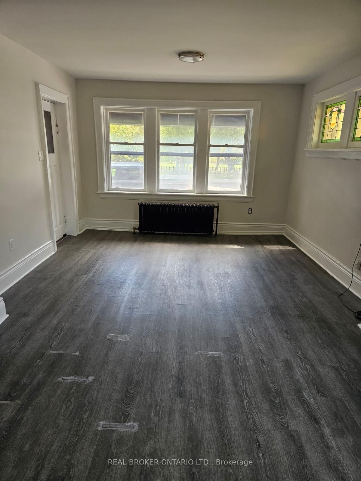 Semi-Detached House for lease at 1-983 Main Street, Hamilton, Ontario, L8M 1N3 - Crown Point - MLS: X12635454