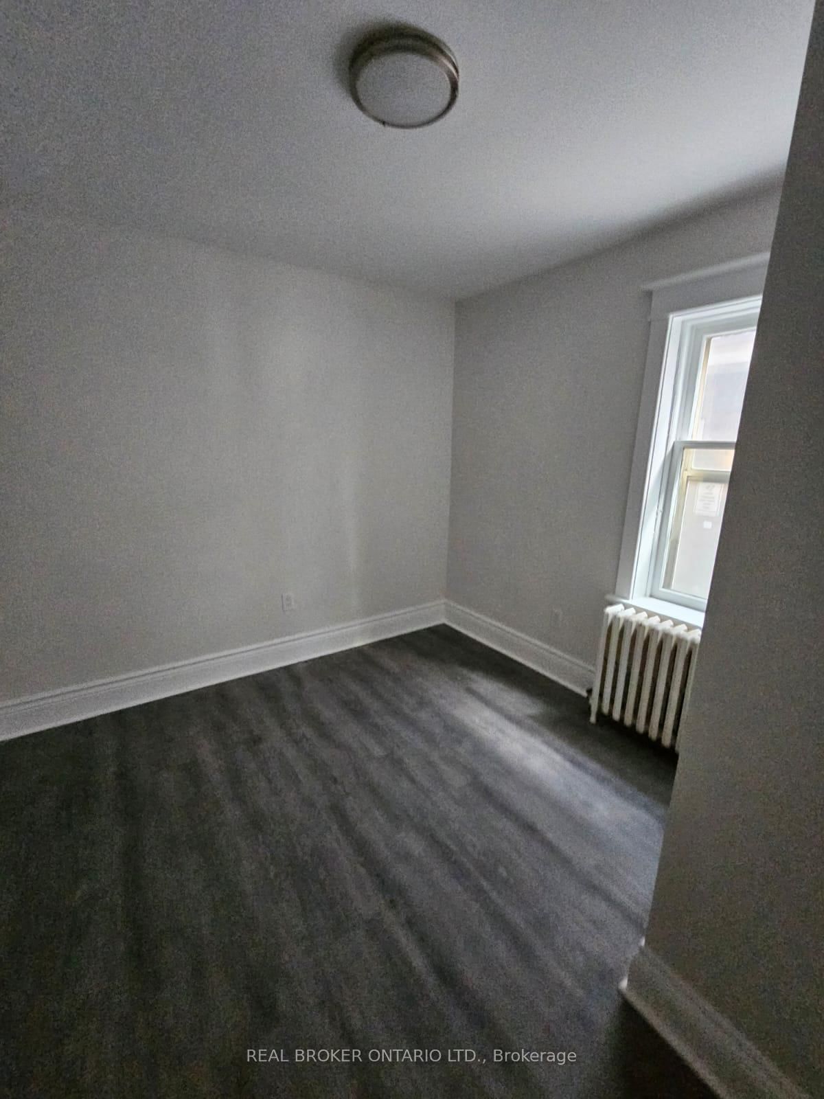 Semi-Detached House for lease at 1-983 Main Street, Hamilton, Ontario, L8M 1N3 - Crown Point - MLS: X12635454