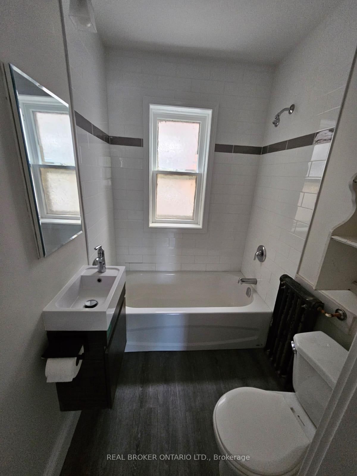 Semi-Detached House for lease at 1-983 Main Street, Hamilton, Ontario, L8M 1N3 - Crown Point - MLS: X12635454