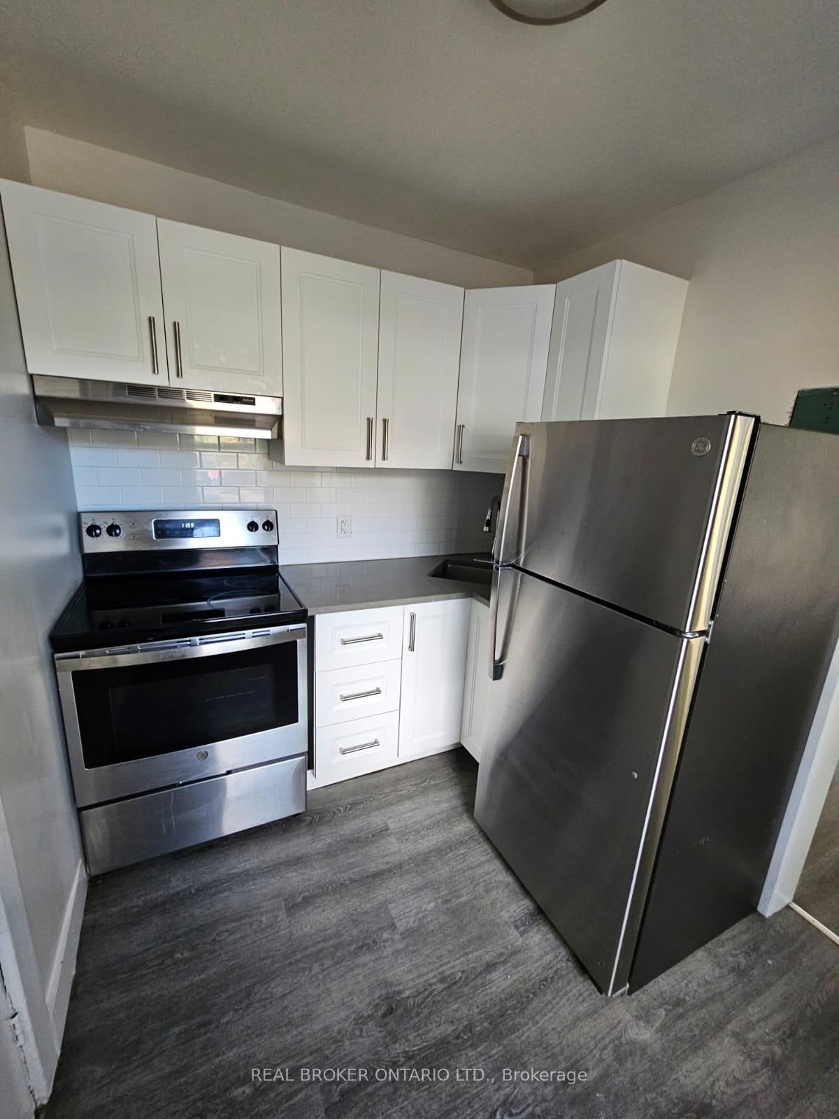 Semi-Detached House for lease at 1-983 Main Street, Hamilton, Ontario, L8M 1N3 - Crown Point - MLS: X12635454