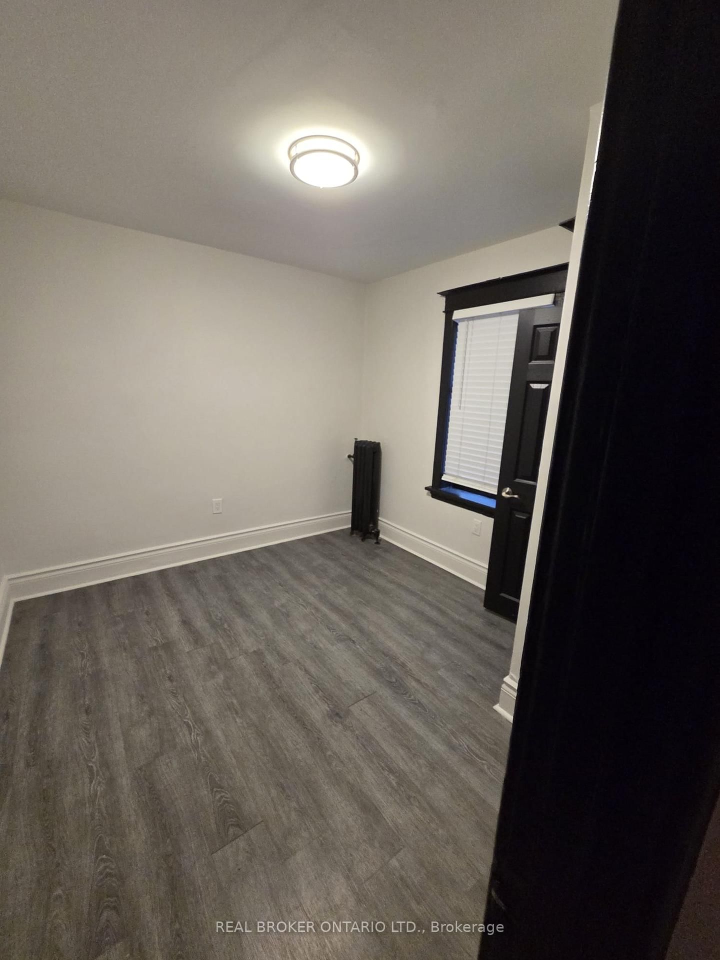 Semi-Detached House for lease at 2-983 Main Street, Hamilton, Ontario, L8M 1N3 - Crown Point - MLS: X12635456