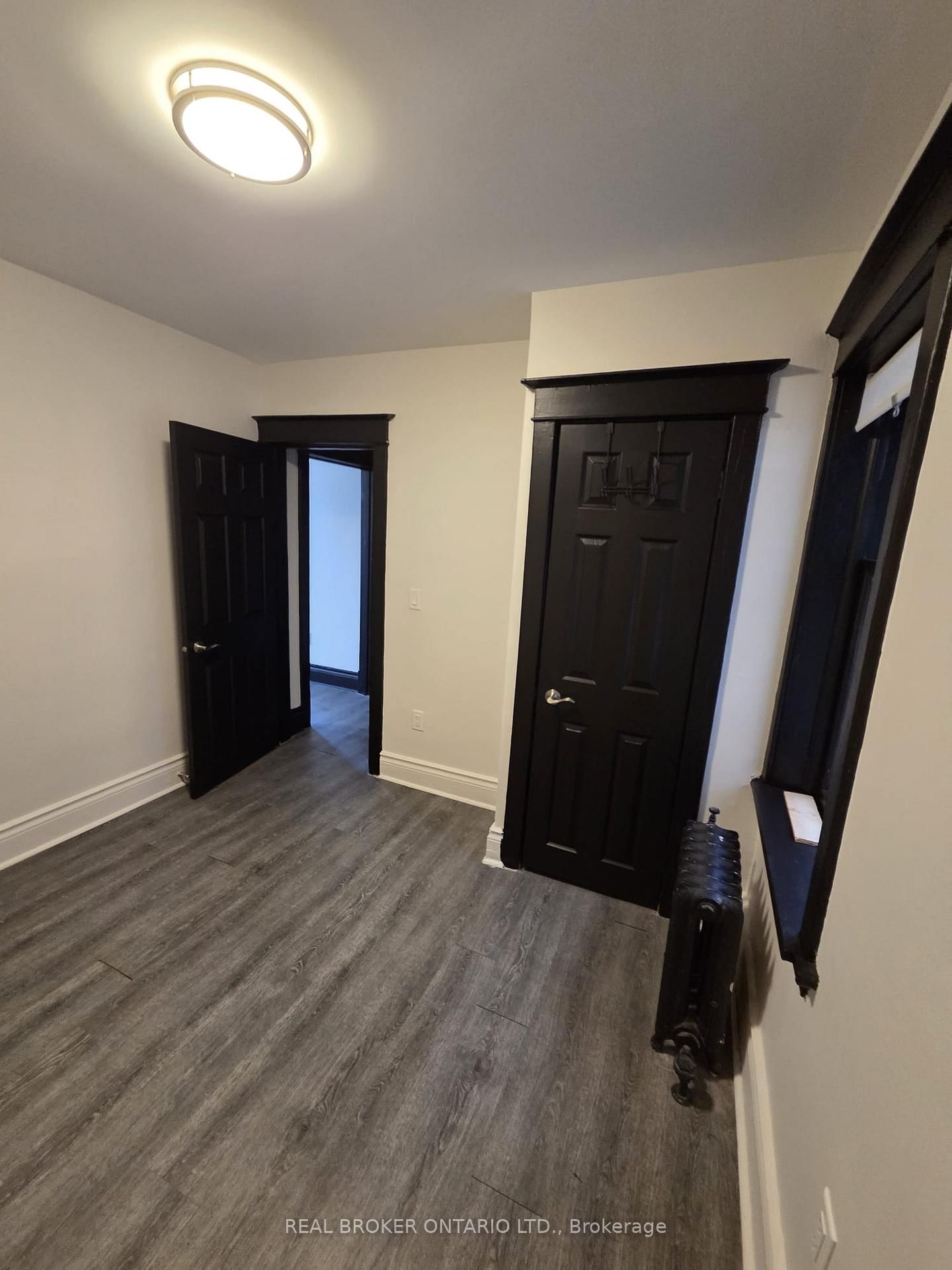 Semi-Detached House for lease at 2-983 Main Street, Hamilton, Ontario, L8M 1N3 - Crown Point - MLS: X12635456