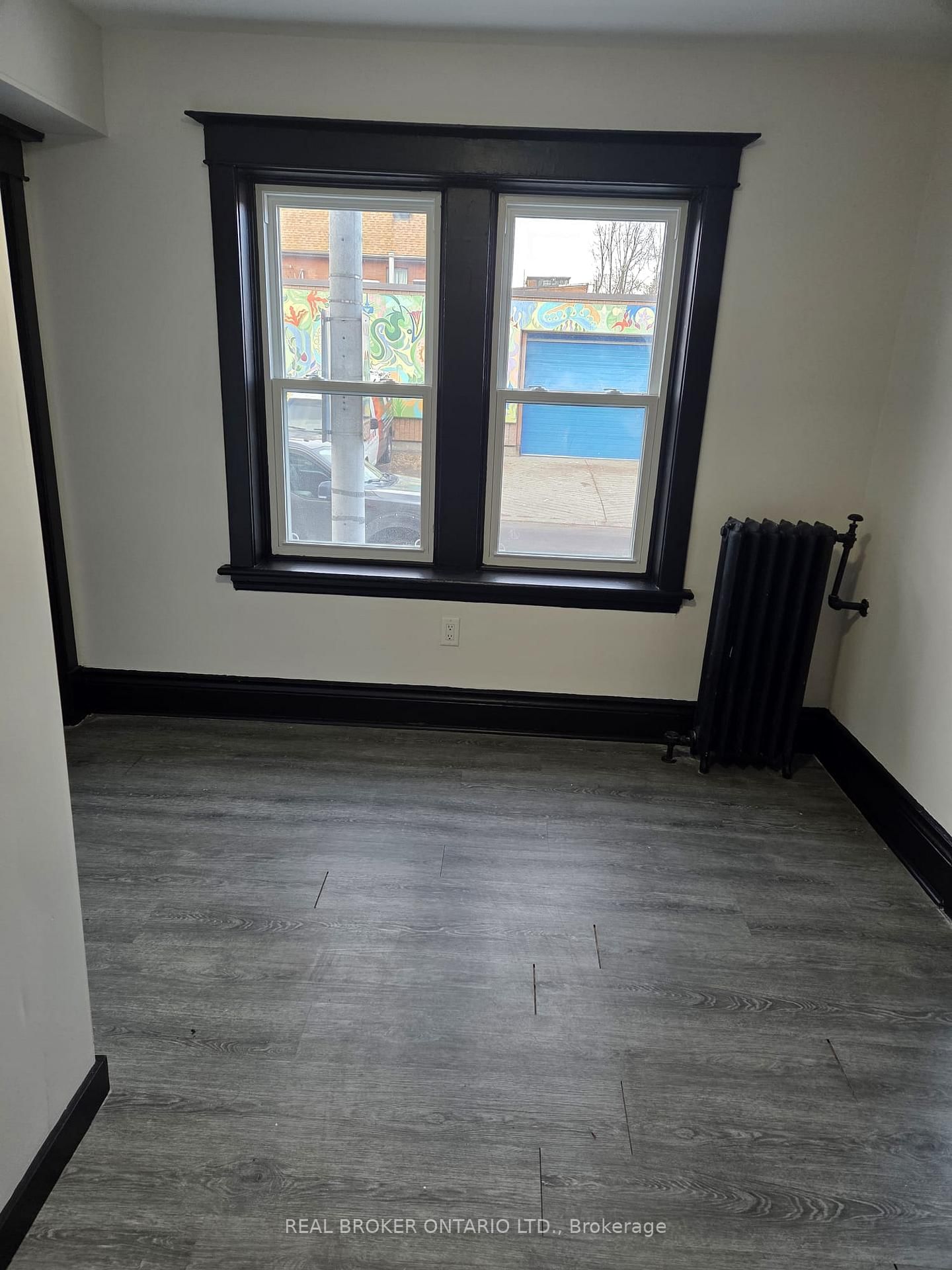 Semi-Detached House for lease at 2-983 Main Street, Hamilton, Ontario, L8M 1N3 - Crown Point - MLS: X12635456