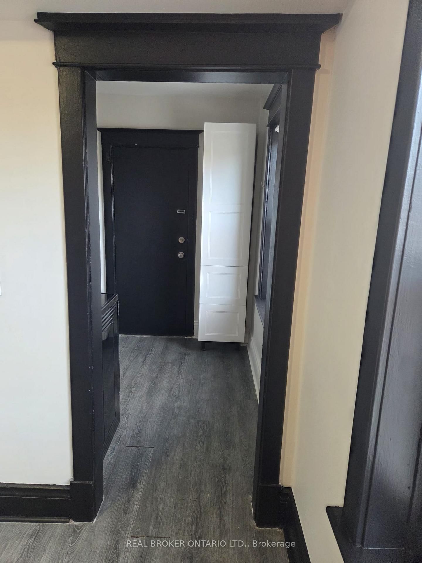 Semi-Detached House for lease at 2-983 Main Street, Hamilton, Ontario, L8M 1N3 - Crown Point - MLS: X12635456