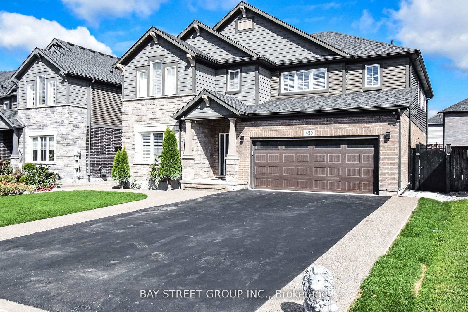490 Silverwood Avenue • Welland, ON photo 1