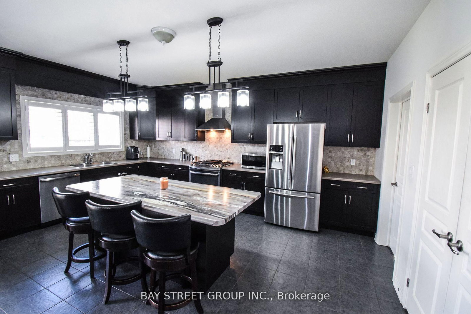 490 Silverwood Avenue • Welland, ON photo 11