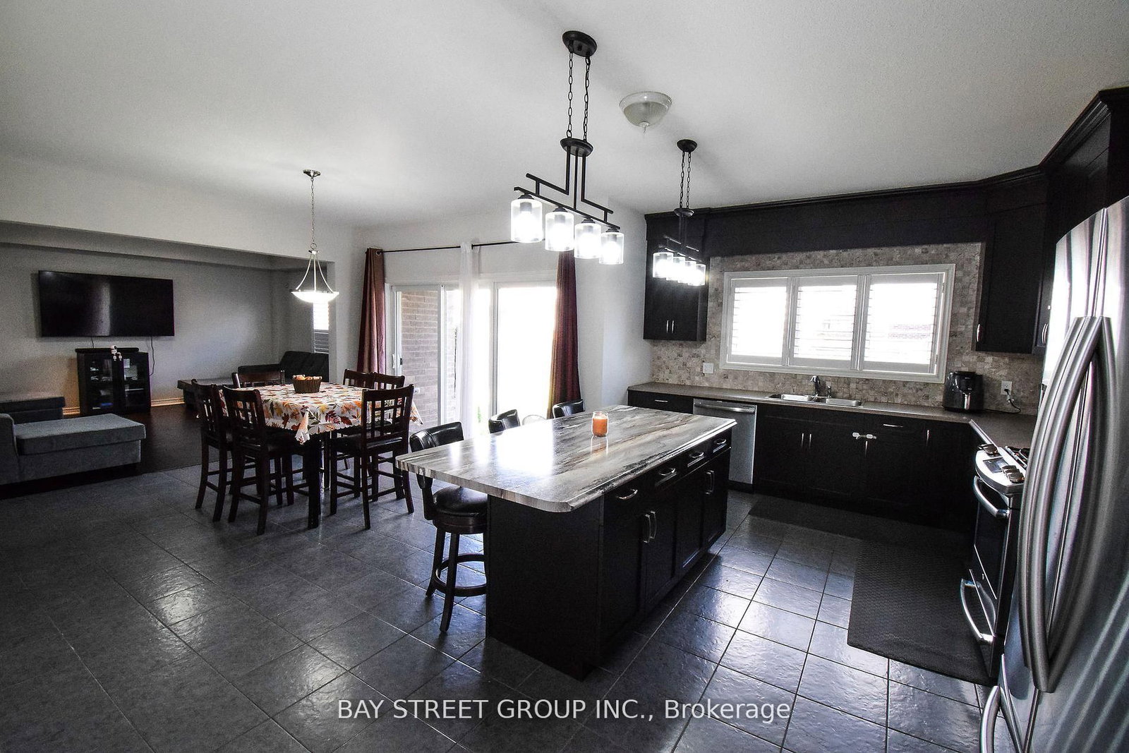 490 Silverwood Avenue • Welland, ON photo 12