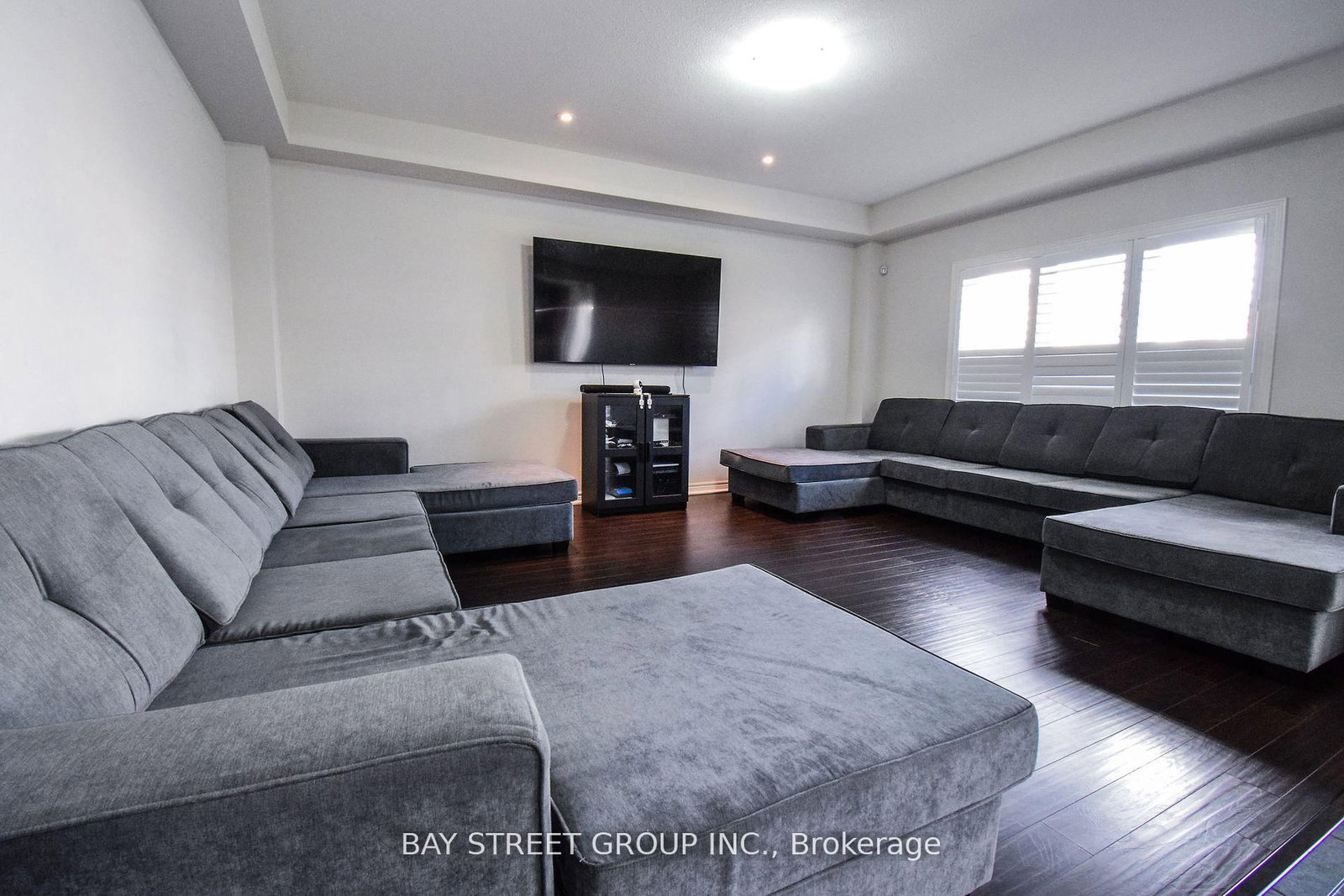 490 Silverwood Avenue • Welland, ON photo 8