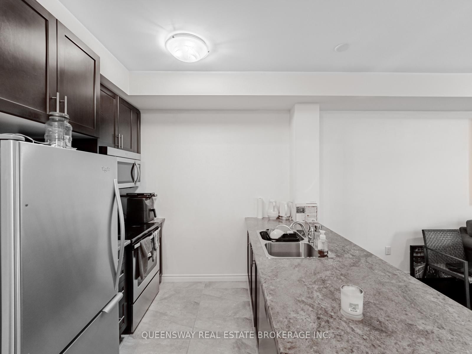 Condo for lease at 217-35 Southshore Crescent, Hamilton, Ontario, L8E 0J2 - Stoney Creek - MLS: X12636318