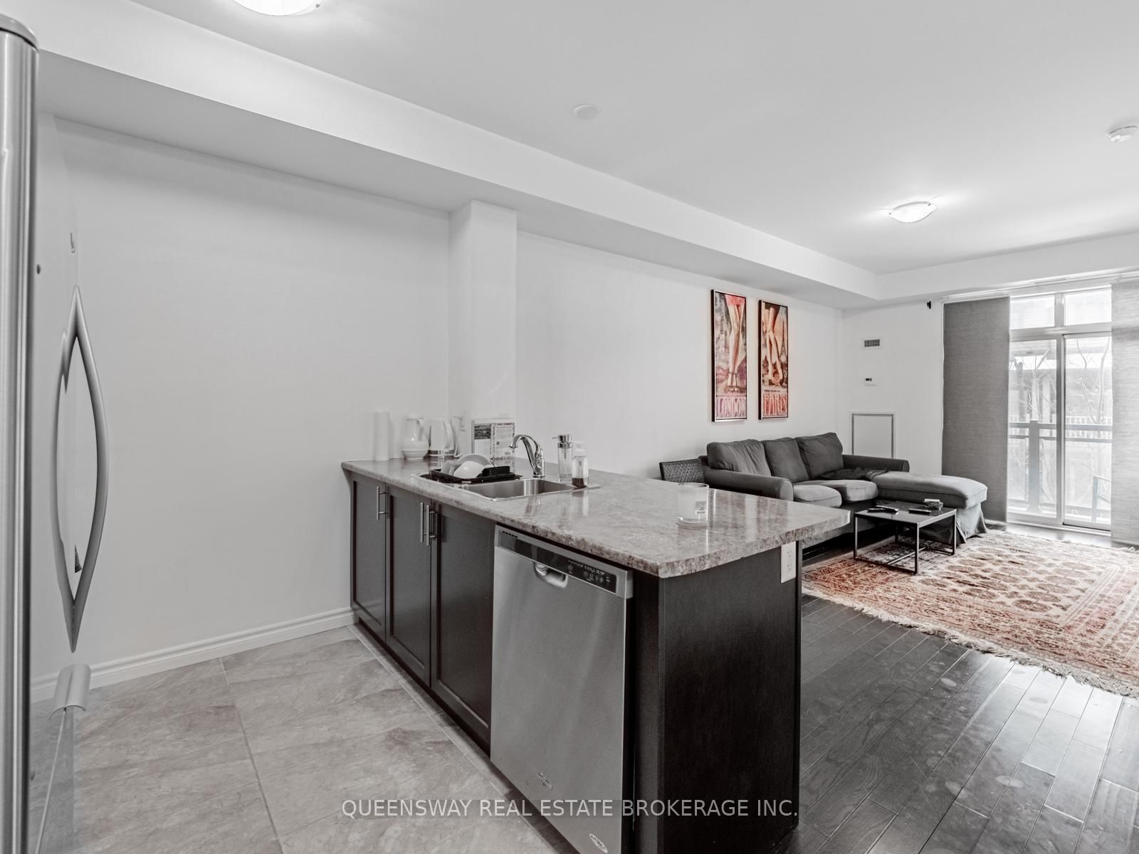 Condo for lease at 217-35 Southshore Crescent, Hamilton, Ontario, L8E 0J2 - Stoney Creek - MLS: X12636318