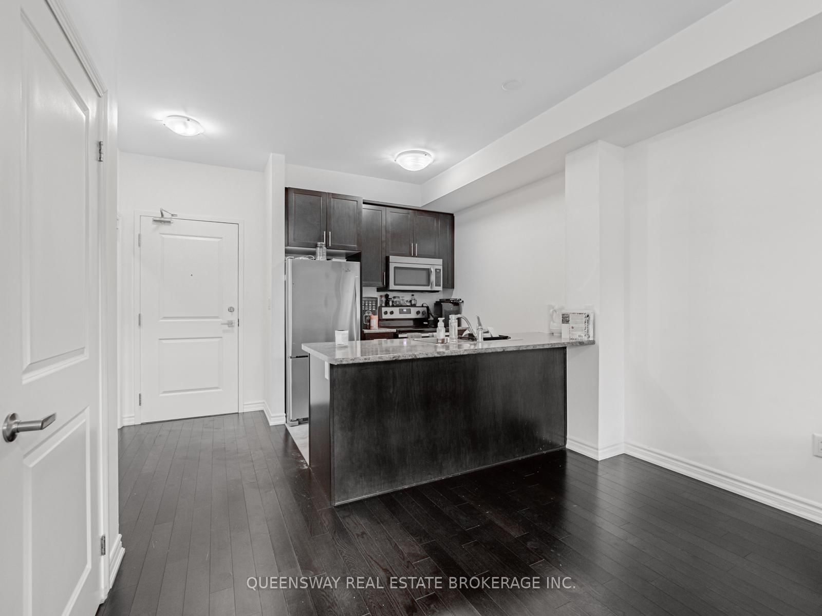 Condo for lease at 217-35 Southshore Crescent, Hamilton, Ontario, L8E 0J2 - Stoney Creek - MLS: X12636318