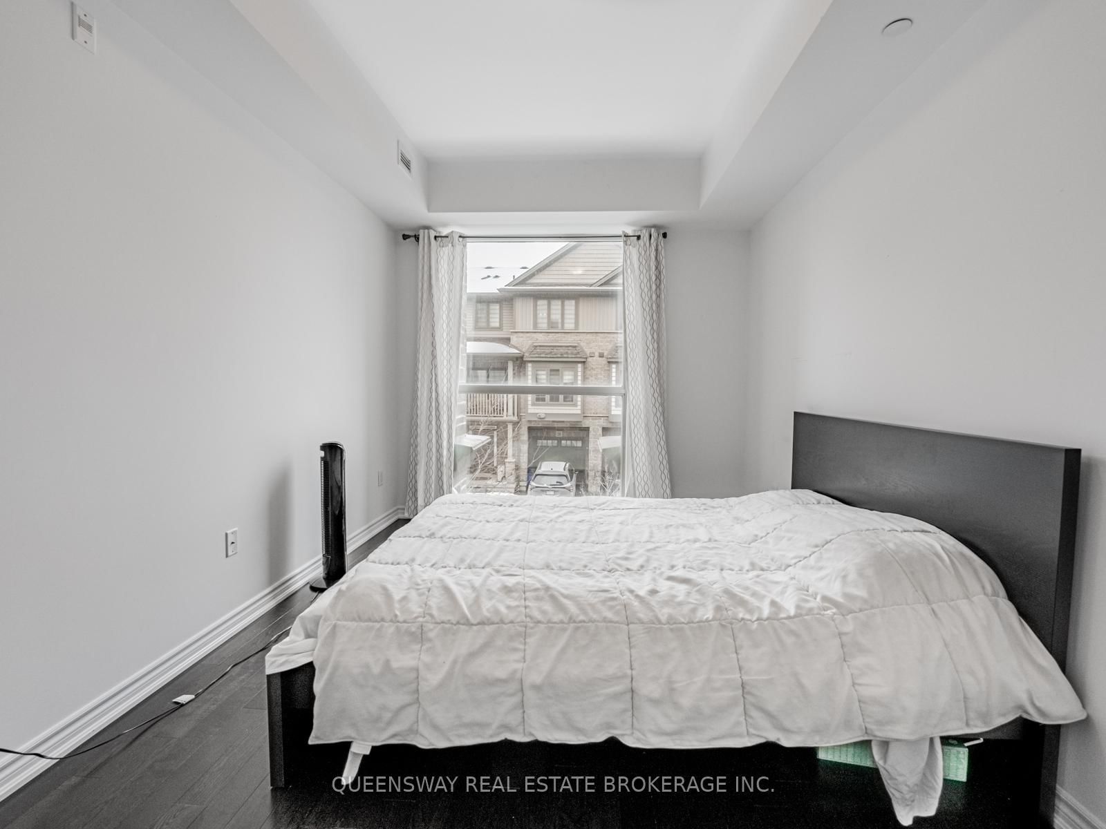 Condo for lease at 217-35 Southshore Crescent, Hamilton, Ontario, L8E 0J2 - Stoney Creek - MLS: X12636318