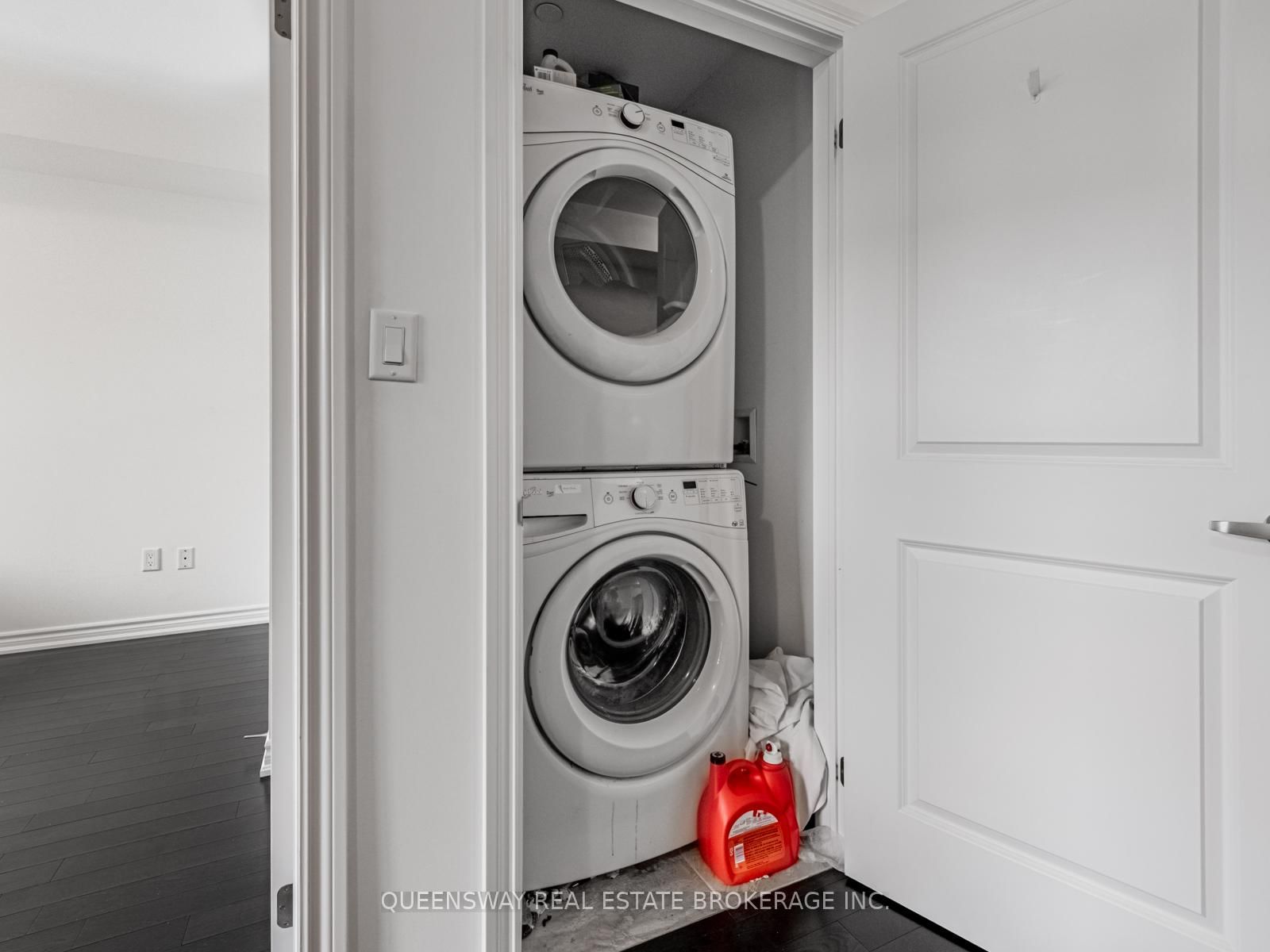 Condo for lease at 217-35 Southshore Crescent, Hamilton, Ontario, L8E 0J2 - Stoney Creek - MLS: X12636318