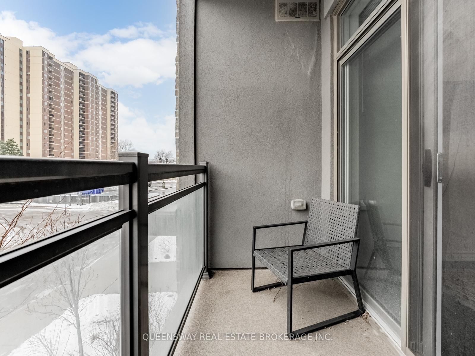 Condo for lease at 217-35 Southshore Crescent, Hamilton, Ontario, L8E 0J2 - Stoney Creek - MLS: X12636318